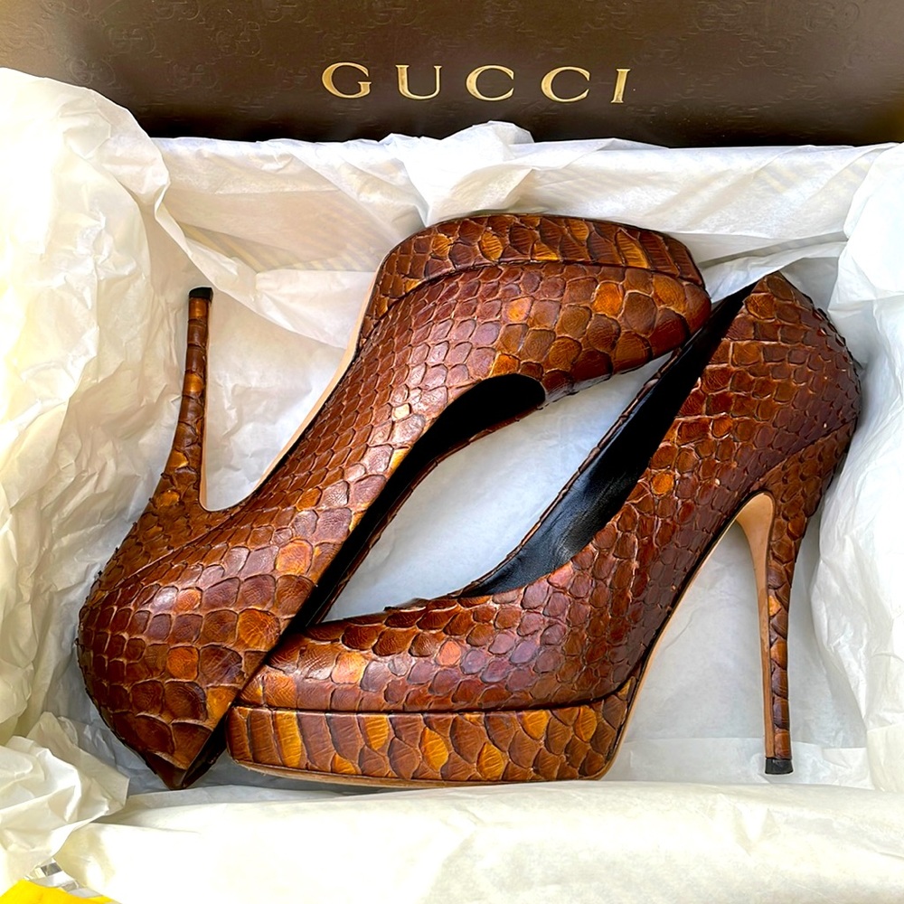 Gucci vintage gold/brown piton skin platform stiletto pumps in original box